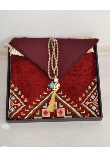 Çeyizlik Hediyelik Seccade Eşarp Tesbih Set Kilim Desenli Kadife Astarlı Seccade, Eşarp, Kristal Tesbih Özel Kutulu Lüks Hediye Seti Bordo