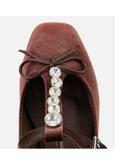 Hotiç Kadın Kahverengi Kadife Taşlı Fiyonk Detaylı Babet 01ayh314670a480 01ayh314670a480 Kahverengi Hotiç Kadın Kahverengi Kadife Taşlı Fiyonk Detaylı Babet 01ayh314670a480 01ayh314670a480 Kahverengi