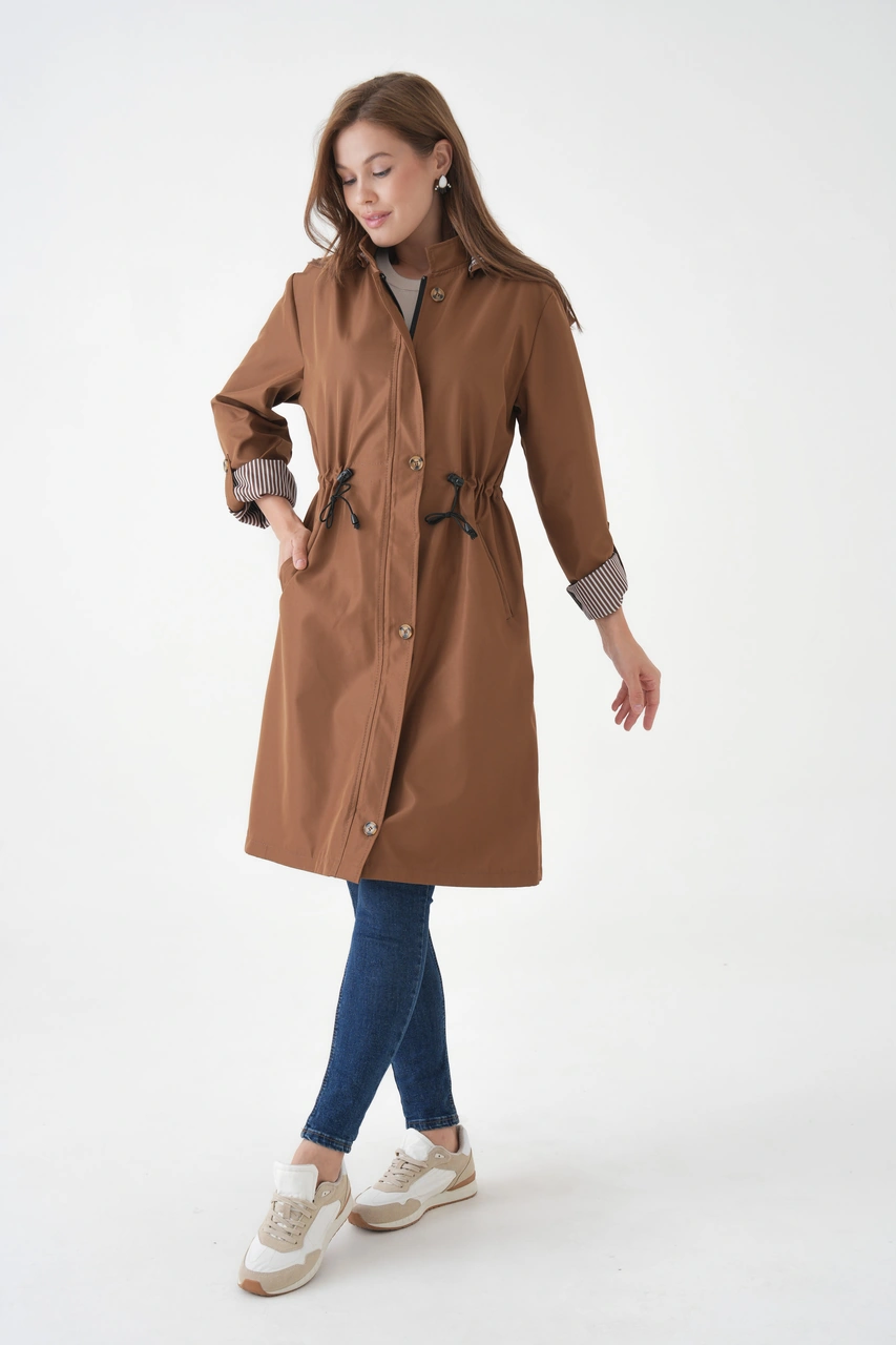 Kadın Rüzgar Ve Su Geçirmez Bondit Kumaş Çıkarılabilir Düğmeli Kapüşon Beli Tünelli Mevsimlik Trençkot Taba Kadın Rüzgar Ve Su Geçirmez Bondit Kumaş Çıkarılabilir Düğmeli Kapüşon Beli Tünelli Mevsimlik Trençkot Taba