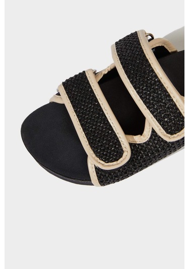 DeFacto Kız Çocuk Düz Taban Terlik E7810A825SMBK26 Siyah