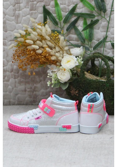 M.p 242 3308 Beyaz Rahat Kısa Boğazlı Kız Çocuk Ayakkabı 001