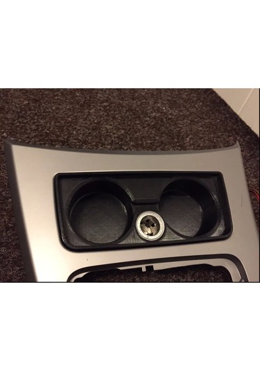 Bmw E90 Çakmaklıklı Bardaklık