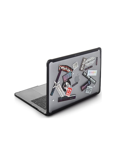 Macbook 13.3' Pro 2022 M2 Uyumlu Skinarma Henko Klipsli Kurulum Özellikli Kapak Şeffaf Görünüm