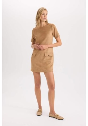 DeFacto Yuvarlak Yaka Skuba Dalgıç Kumaş Kısa Kollu Mini Elbise D8644AX24AUBN116 Kahve