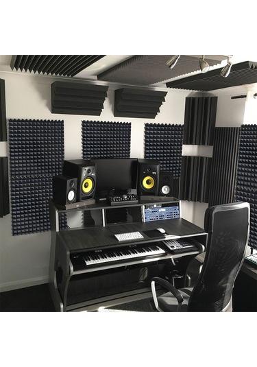 Akustik Ses Yalıtım Süngeri Yapışkanlı 15 Dns 50x50x4 Piramit Kesim