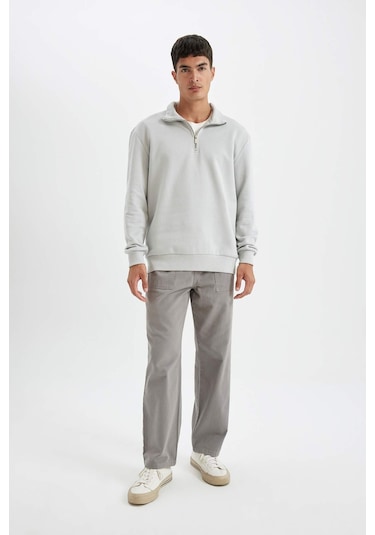 DeFacto Comfort Regular Fit Rahat Kalıp Fermuarlı Dik Yaka Basic Düz Sweatshirt X7405AZ24AUGR253