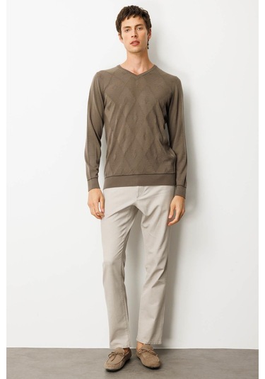 Erkek V Yaka Çizgili Baklavalı Yün Kazak Vizon Vizon