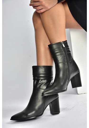 Fox Shoes V398095103 Siyah Hakiki Deri Kalın Topuklu Kadın Bot Siyah