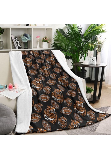 Kaplan Desenli 60x80 İnç Flanel Polar Battaniye, Yumuşak Ve Rahat-a4 Tiger Geometric Black