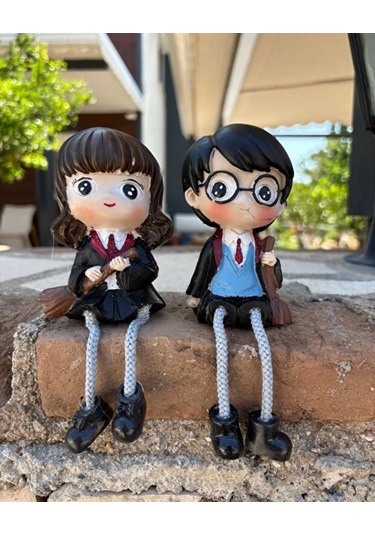 Büyücü Okulu Temalı Sallanan Bacaklı Sevimli Çift Biblo Dekoratif Masa Ve Raf Süsü