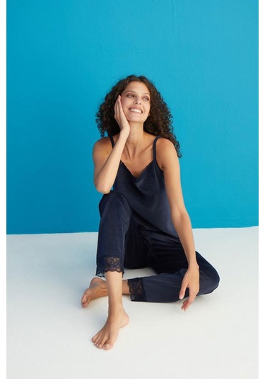 Kadın 13402-1 Dantelli Sabahlık Kadife Pijama Takım Lacivert