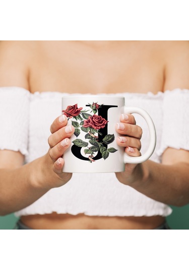 J Baş Harf Kırmızı Güller İle Sarılı Bardak 330 Ml Kişiye Özel Çiçekli Hediye Beyaz