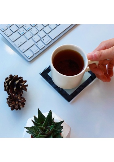 ﻿ Decorita Cam Bardak Altlığı F Harfli Tasarım 4'lü Takım 10 x 10 CM Beyaz - Siyah