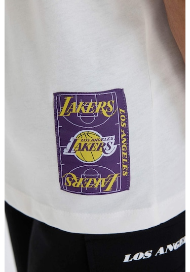 DeFactoFit NBA Los Angeles Lakers Oversize Geniş Kalıp Bisiklet Yaka Sırt Baskılı Kısa Kollu Tişört B3894AX25SPER105