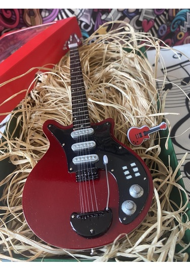 Elektro Gitar El Yapımı Ahşap Minyatür Hediyelik Biblo 25 Cm Quee