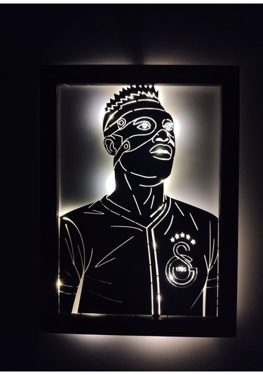 Led Işıklı Osimhen Tasarımlı Ahşap Dekoratif Duvar Çerçevesi Galatasaray Temalı Özel Tasarım