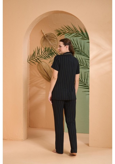 Pjs Kadın Gold Detaylı Çizgili Boydan Düğmeli Kısa Kol Pijama Takım Siyah