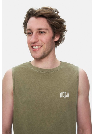 Elton Koyu Haki Bisiklet Yaka Sıfır Kol Yıkamalı Baskılı Oversize Erkek Tshirt Koyu Haki