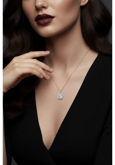 Kare Tasarımlı Pırlanta Kesim 925 Ayar Gümüş Kadın Kolye Gümüş