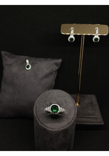 Kadın 925 Ayar Gümüş Takı Seti Zümrüt Taşlı Kolye Ucu, Yüzük Ve Küpe Gümüş