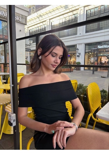 Madonna Yaka Sıfır Kol Bluz Siyah