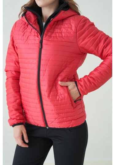 İçi Astarlı Su Ve Rüzgar Geçirmez Cepli Kapüşonlu Kadın Mont Kırmızı