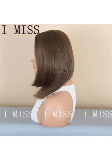 Ortadan Ayrılmış Kahverengi Doğal Sentetik Omuz Hizasında Peruk