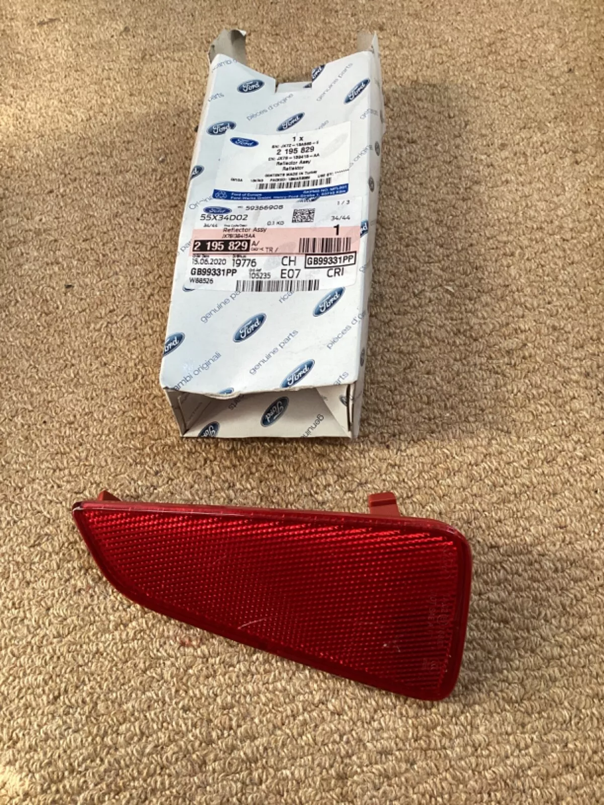 Ford Focus 4 Hatchback Arka Tampon Reflektörü Kedi Gözü Sol Taraf 2018 Ve Üzeri Ford Parts