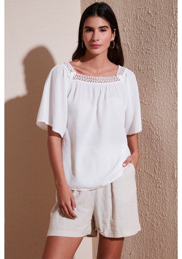 Lela Güpürlü Regular Fit Kare Yaka Bayan Bluz 5865652 Ekru