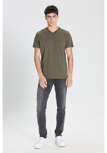 Ac&Co / Altınyıldız Classics Slim Fit Dar Kesim V Yaka Pamuklu Erkek Tişört Haki Ac&Co / Altınyıldız Classics Slim Fit Dar Kesim V Yaka Pamuklu Erkek Tişört Haki