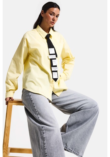 Itsbasic Kadın Sarı Renk Oversize Kravatlı Özel Tasarım Bol Kesim Gömlek