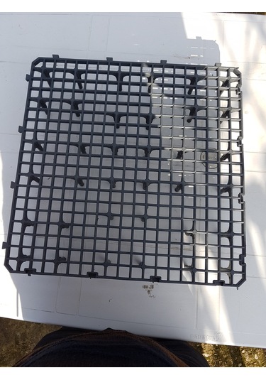 Kümes Taban Izgara 50cm ×50cm Yüksekli̇k 8 Cm 5 M2 20  Adet