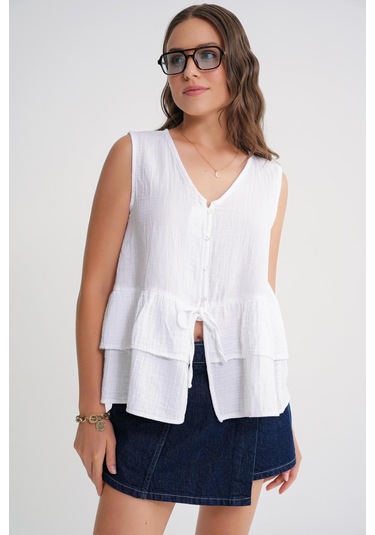 4722 Kadın V Yaka Fırfırlı Müslin Bluz Beyaz Beyaz