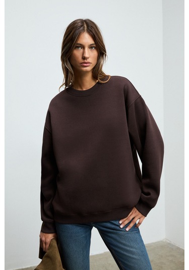 KARIUS Kadın Organik Pamuklu İçi Polarlı Oversize Yuvarlak Yakalı Koyu Kahverengi Sweatshirt