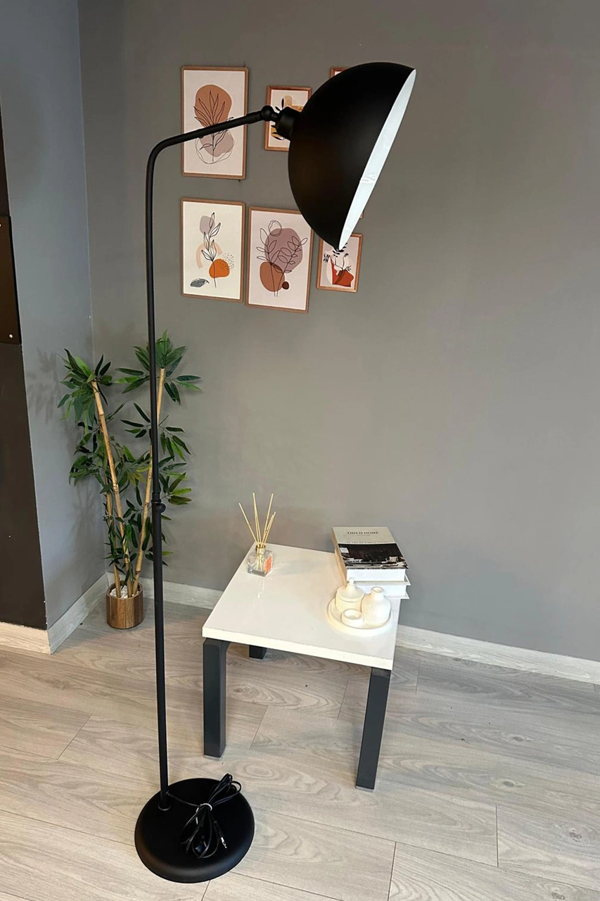 Siyah Lambader Hareketli Başlık Modern Dekoratif Metal Oturma Odası Çalışma Odası Zemin Lambası Siyah