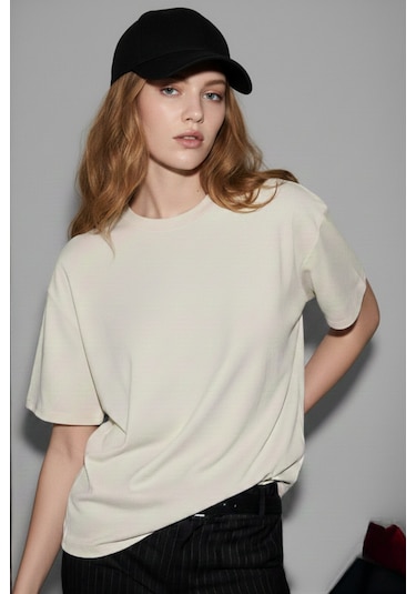 Soft&Basic Kadın %100 Organik Pamuk Oversize Fit Basic Yuvarlak Yaka T-shirt Ekru