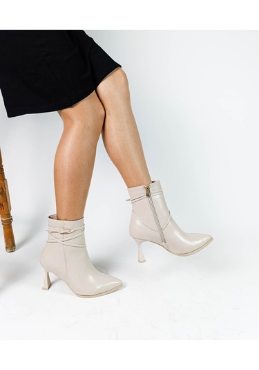 Bej Renk Sivri Burun Kadeh Topuk Fermuarlı Kadın Bot Bej