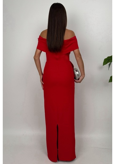 Vivenza Gül Detaylı Omuz Açık Kayık Yaka Uzun Kırmızı Abiye Elbise, Nişan Ve Davet Zarafeti Kırmızı