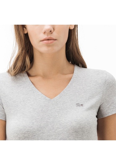 Lacoste V Yaka Organik Pamuk Bayan T-shirt Bej - Gri