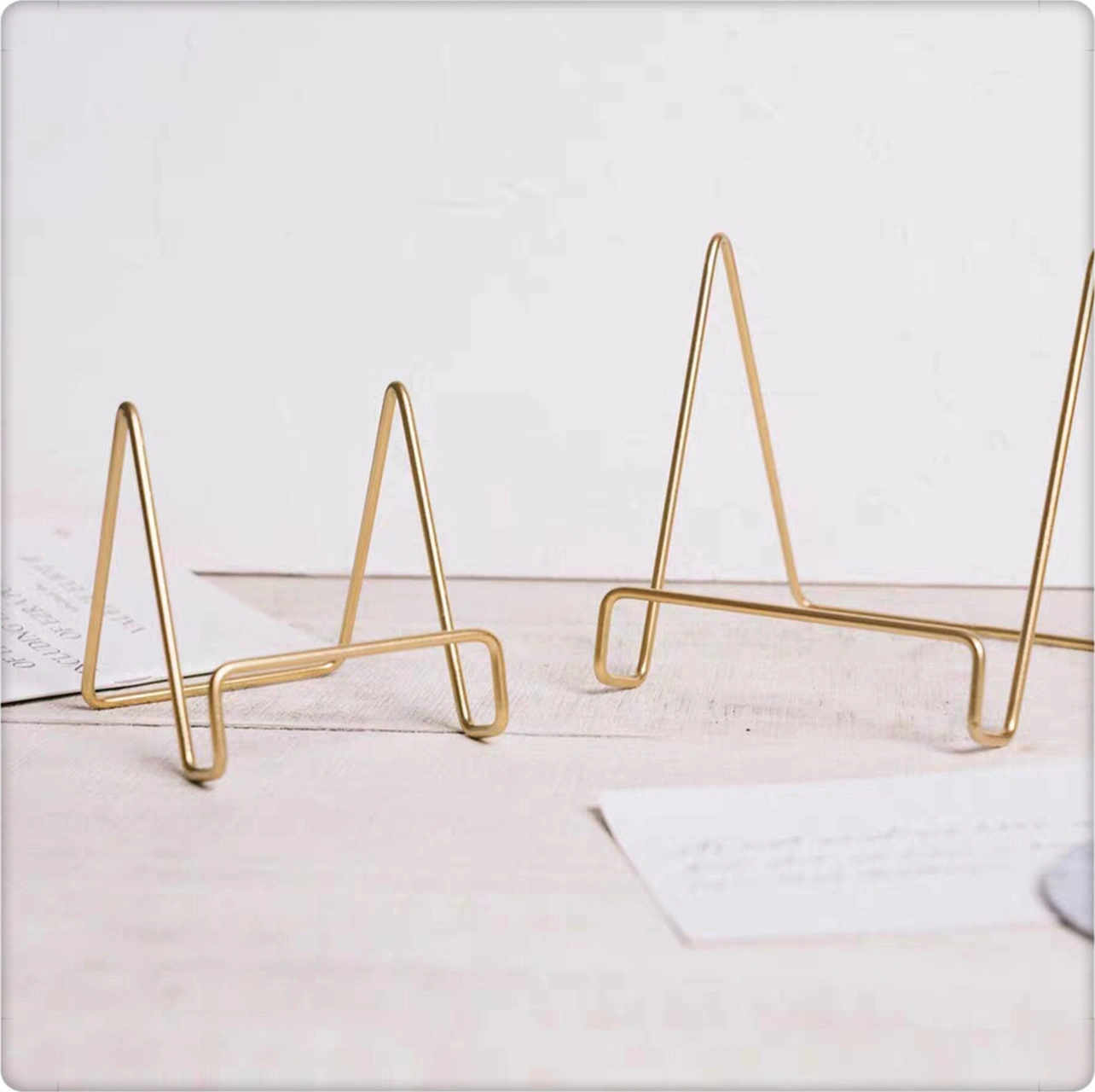 Konesam Kaliteli Paslanmaz Çelik Kitap Ve Tablet Tutucu: Öğrencilere Ve Ofislere Uygun, Dikey-yatay Konum Ayarı, Dayanıklı Ve Şık Tasarım Altın