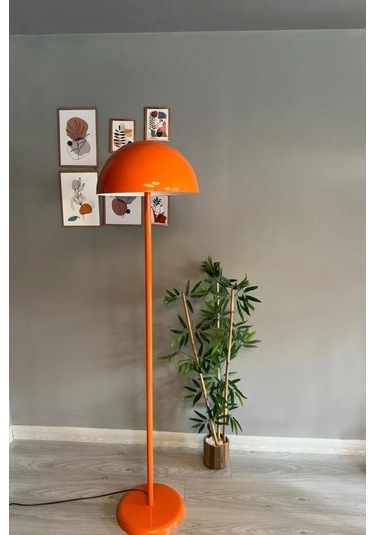 Dimmerli Işığı Ayarlanabilen Işığı Artırılıp Azaltılabilen Turuncu Metal Lambader Turuncu