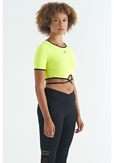 Tommy Life Neon Sarı Bel Bağlama Detaylı O Yaka Standart Kalıp Dalgıç Kumaş Kadın Crop T-shirt - 97266 Neon Sarı