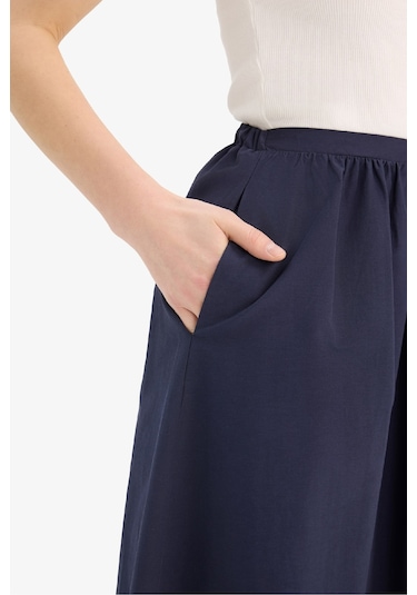 DeFacto A Kesim Normal Bel Yarım Astar Poplin Midi Etek E8700AX25SPNV235 Lacivert DeFacto A Kesim Normal Bel Yarım Astar Poplin Midi Etek E8700AX25SPNV235 Lacivert