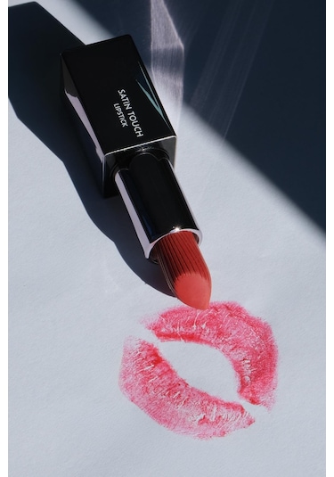 Alix Avien Uzun Süre Kalıcı Nemlendirici Pürüzsüz Etkili Yarı Mat Ruj Satin Touch Lipstick 809 Roasted Pink