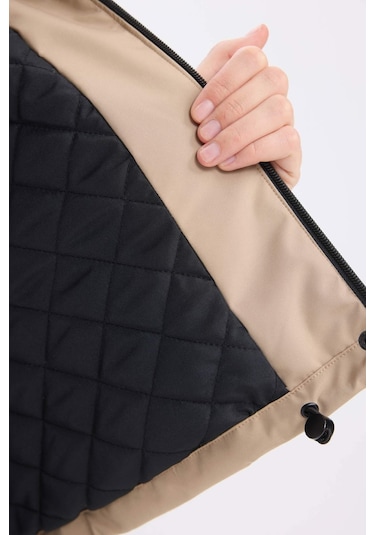 DeFacto Su Geçirmez Kapüşonlu Fermuarlı Çıtçıtlı Cepli Mevsimlik Mont D0931AX25SPBG778 Bej