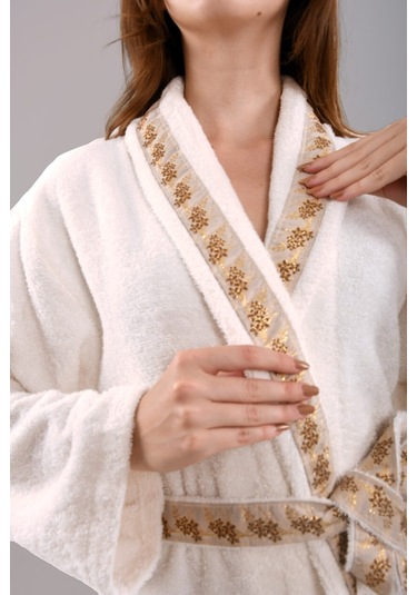 Luna İşlemeli Bornoz Nakışlı Bornoz Hediyelik Bornoz. Krem