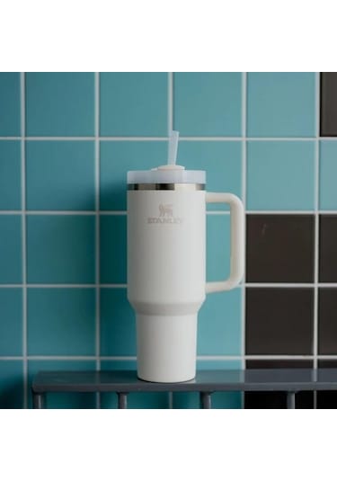 Stanley Quencher Pipetli Paslanmaz Çelik Vakum Yalıtımlı Termos Bardak 1.18 L