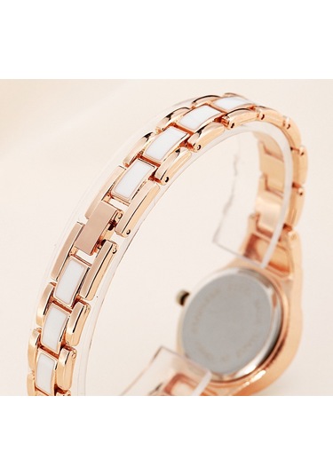 Sones Yaprak Şeklinde Kolye Ucuna Sahip Kadın Kuvars Bileklik Saat Siyah