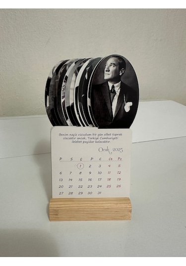 2026 Atatürk Takvimi Ahşap Ayaklı Atatürk Temalı Mini Özel Tasarım Takvim, Atatürk 2026 Takvim