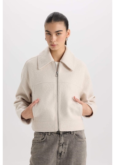 DeFacto Su İtici Regular Kalıp Polo Yaka Fermuarlı Cepli Kısa Kaşe Ceket C0935AX25SPER238 Ekru